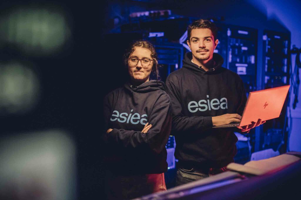 Etudiants en cybersécurité de l'ESIEA Ivry-sur-Seine