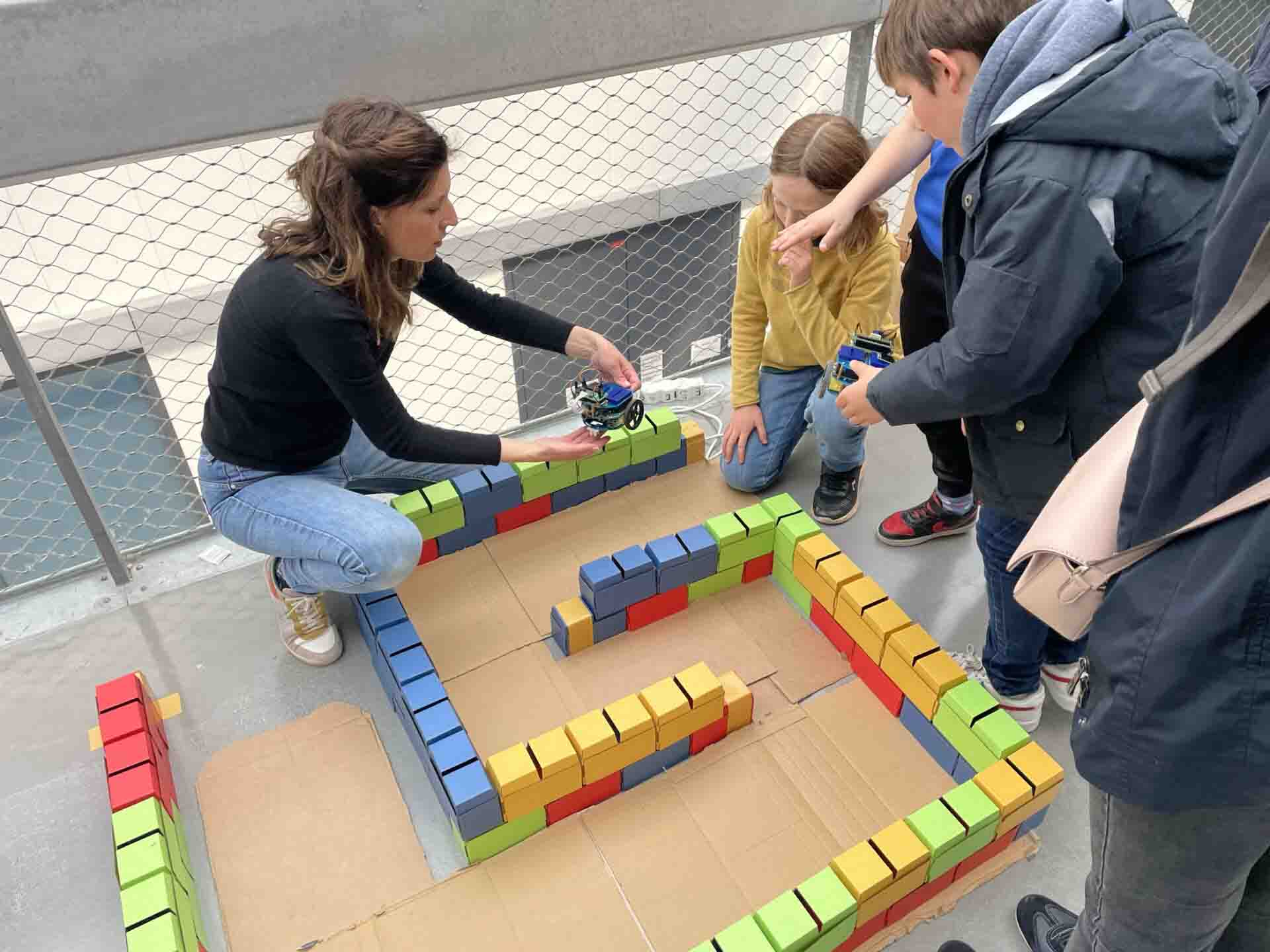Etudiants de l'ESIEA lors de l'atelier 2 tonnes du 26 septembre 2024