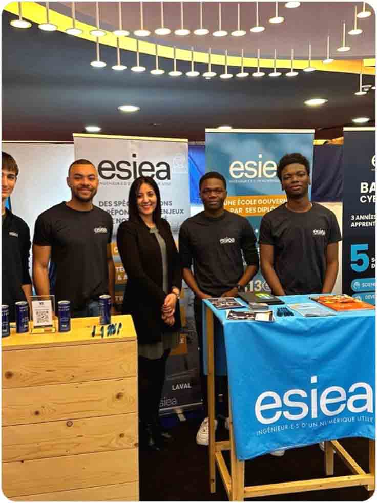 Étudiants de l'ESIEA et ambassadeurs de l'école