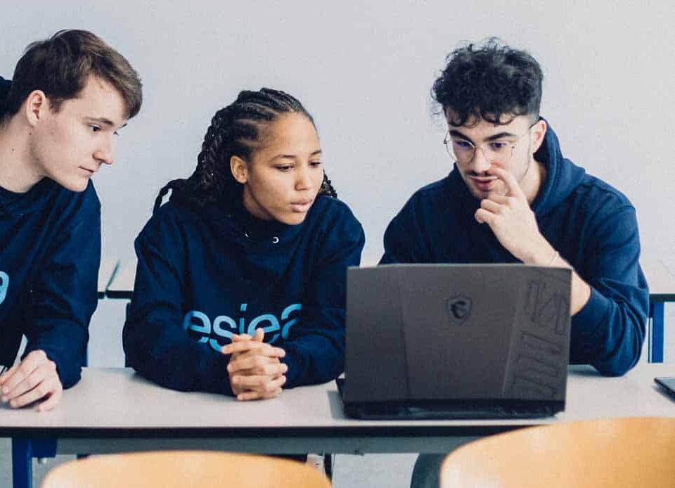 Étudiants de l'ESIEA Laval