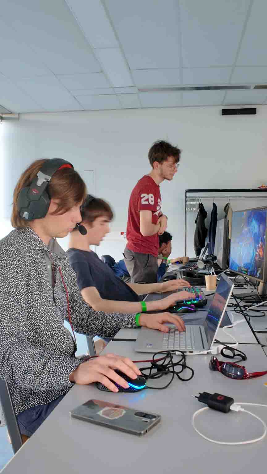 Préparation de la LAN League of Legends à l'ESIEA Laval