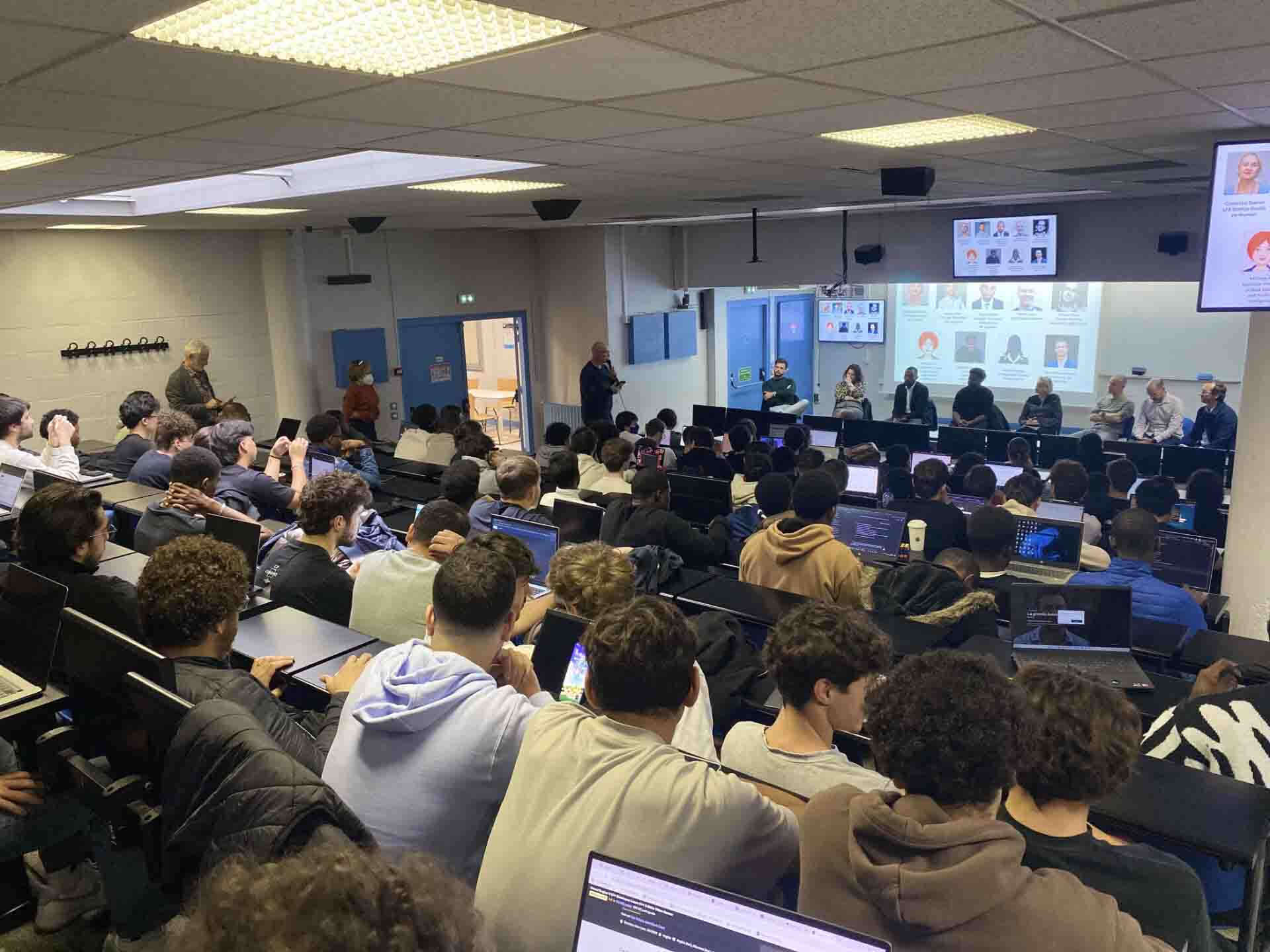 Table ronde Ingénieurs d'un numérique utile à l'ESIEA Paris