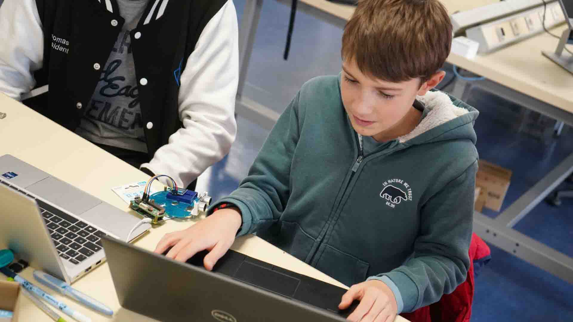 Etienne sur le campus d'Ivry-sur-Seine