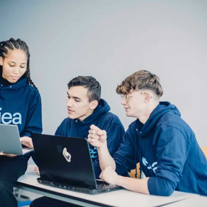 Étudiants de l'ESIEA Laval