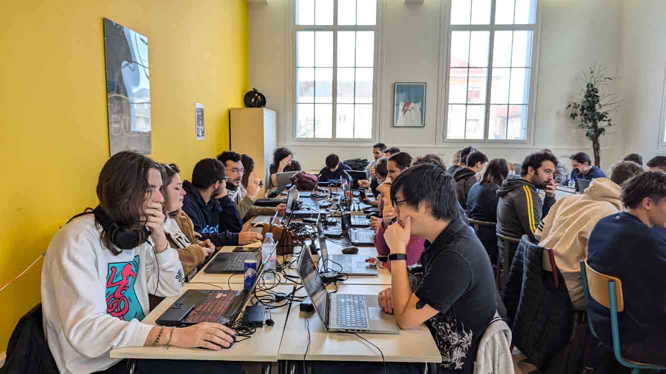 Étudiants de l'ESIEA Agen lors du Garonn'hack au campus numérique 47