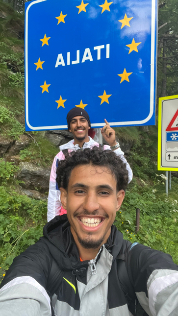 Lors d'un précédent voyage, Sofiane et Adem se sont rendus en Italie, toujours pour la bonne cause