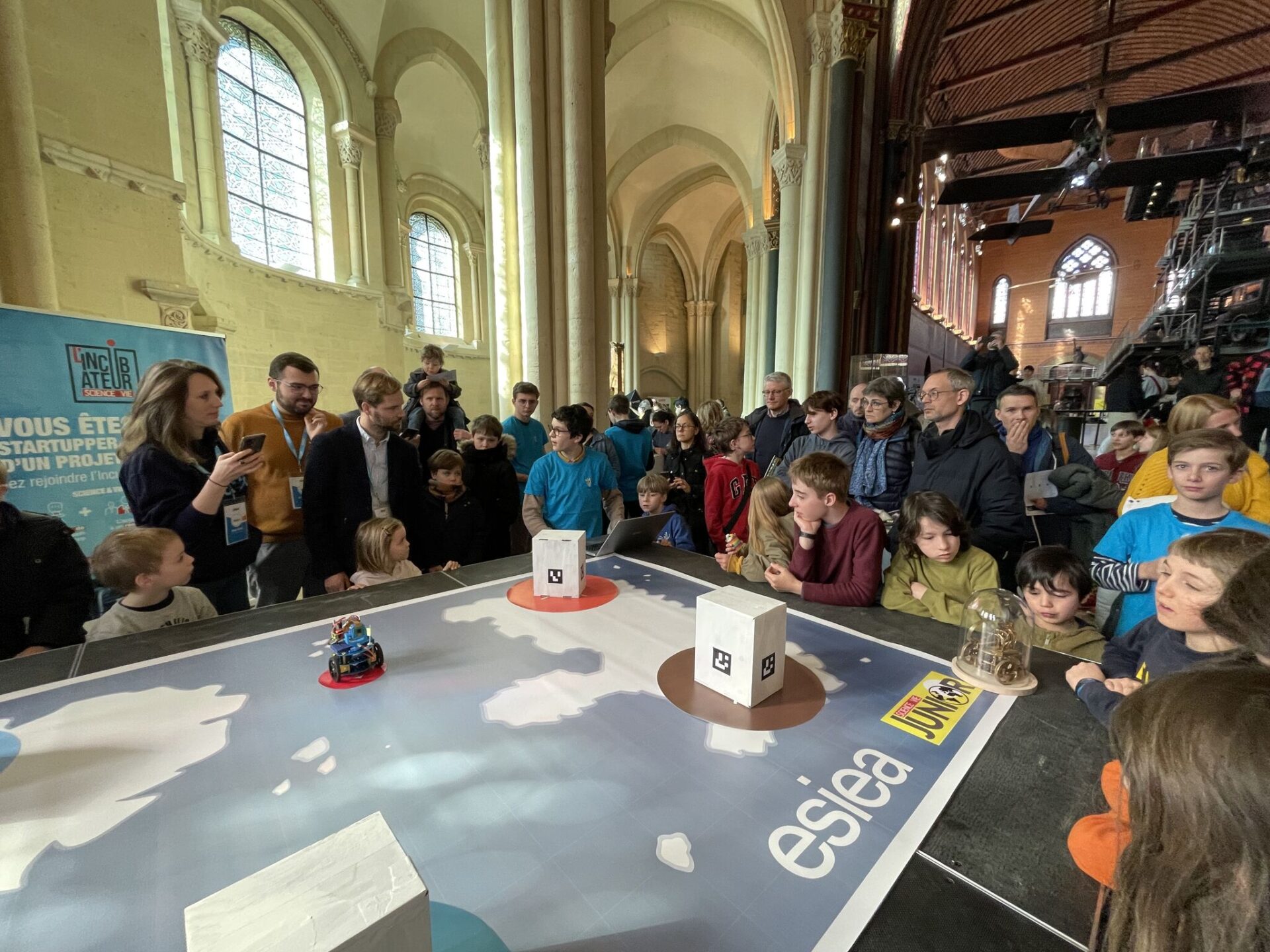 Esieabot Journée des Inventeurs 2025 de Science & Vie Junior